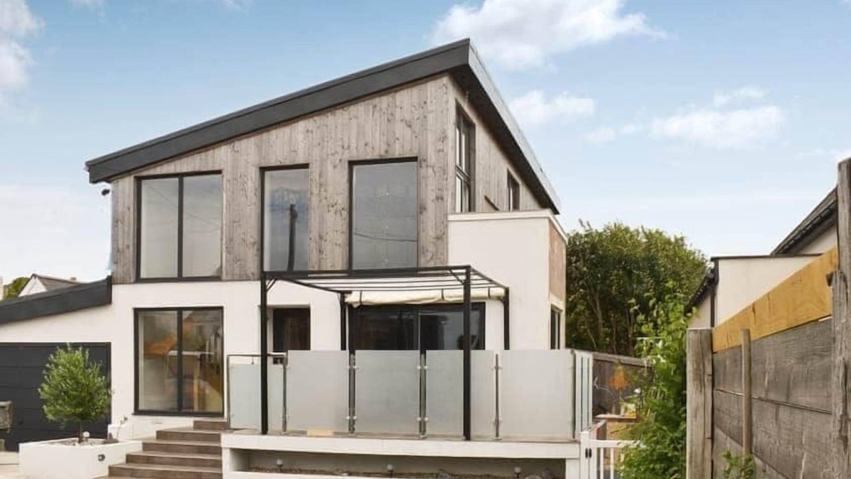 Middleton-on-Sea Apartment | Remarkable Seaside Apartment - Sleeps 4
