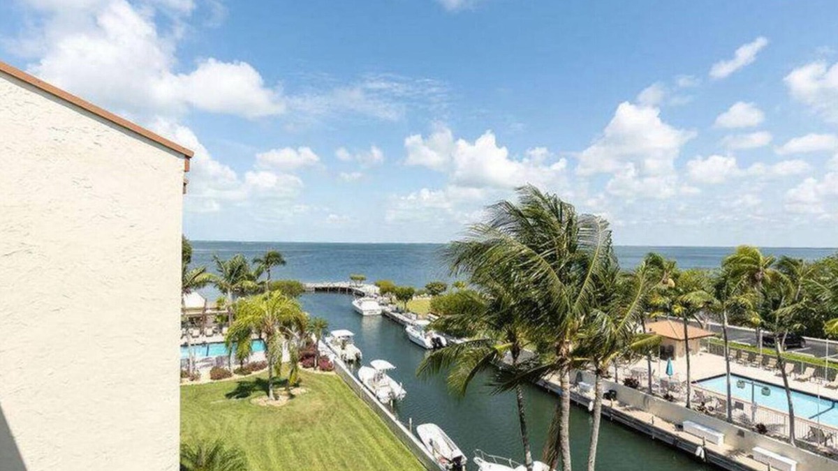 Bowens Addition Condo | Remodeld 2-bedroom condo with boat dock in charming Key Largo with AC, WiFi