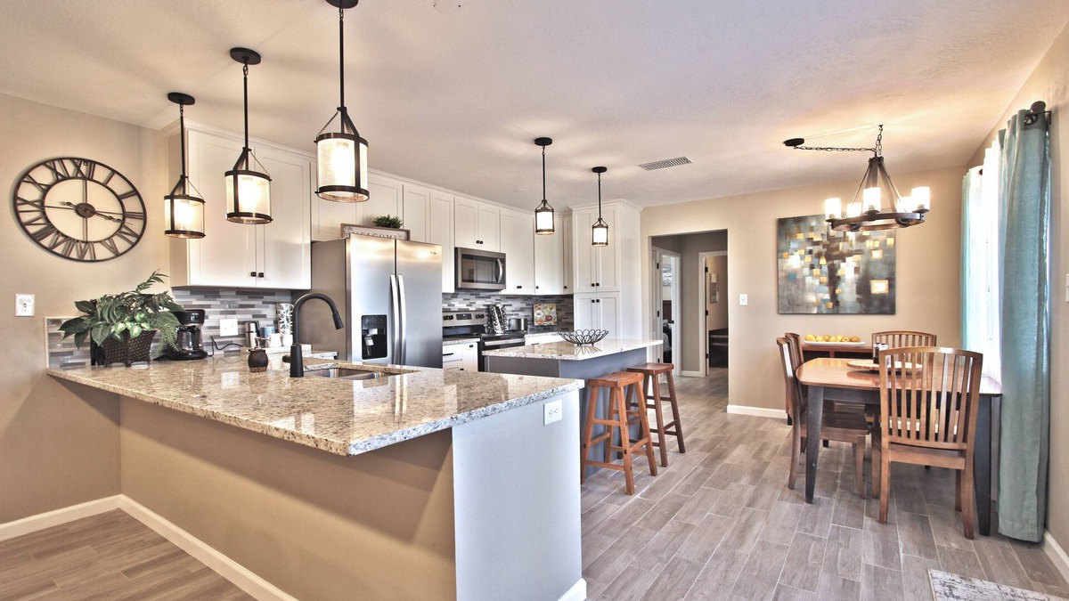 Carlsbad House | Remodeled 6 Bed, 5 bath on 15 acres! Owned and Operated by a Premier Host!