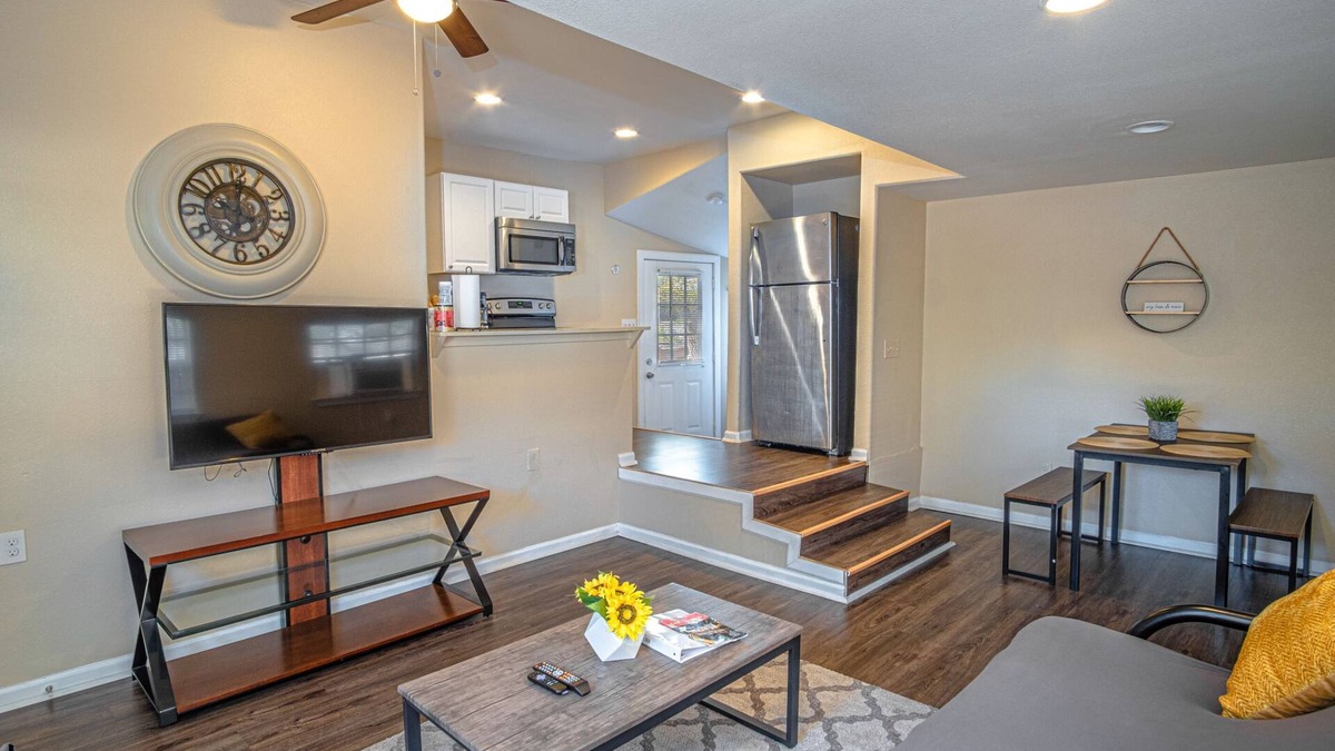 Arena District House | Remodeled Guest House Near Downtown/military Base