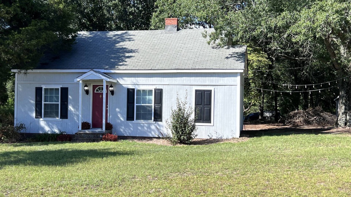 Chesterfield County House | Remodeled historic house, near Pageland, with WI-FI and parking FREE
