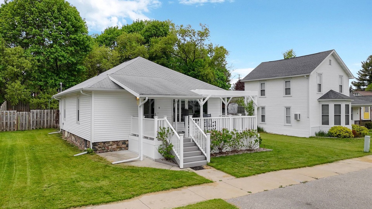 West Branch House | Remodeled Home - Heart of Downtown West Branch