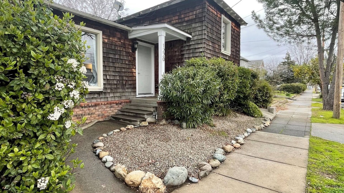 Oroville House | Remodeled Home in Historic Downtown Oroville Riverfront District