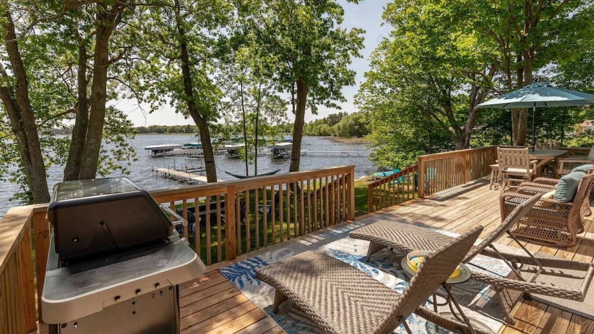 Garrison Apartment | Remodeled Home on Great Fishing & Swimming Bay!