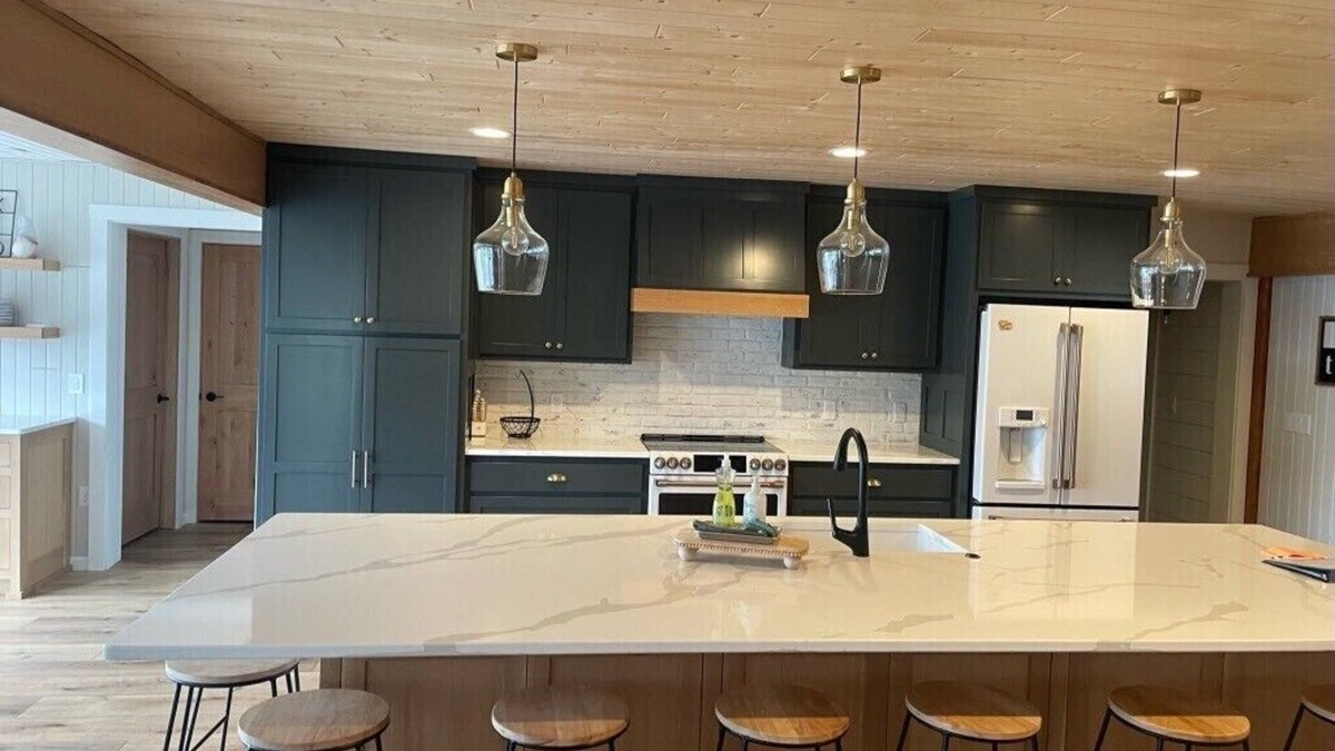 Brill House | Remodeled home on Long Lake, & snowmobile trail, great for multiple family’s