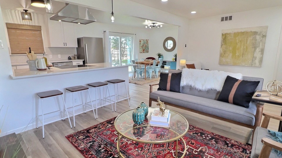Universal City House | Remodeled home with firepit! 1 mile to Randolph AFB & 3 parks!