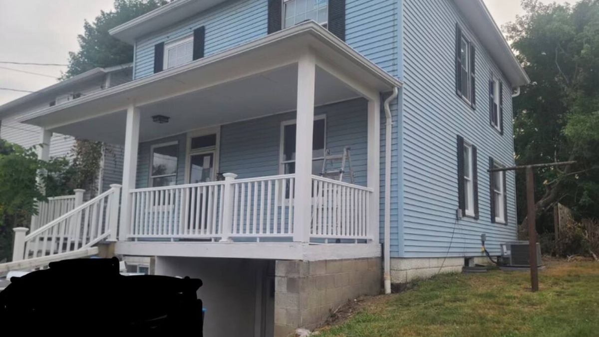 Strabane House | Remodeled spacious 4-bedroom house in very popular Houston, PA with central AC