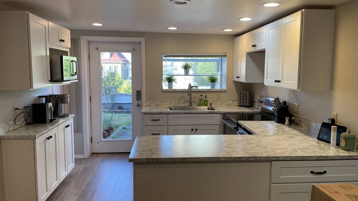 Stadium District Apartment | Remodeled Stadium District MIL 3
