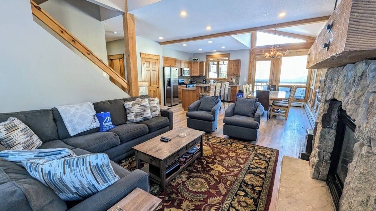 Keystone House | Remodeled Townhome with pool and hot tub onsite