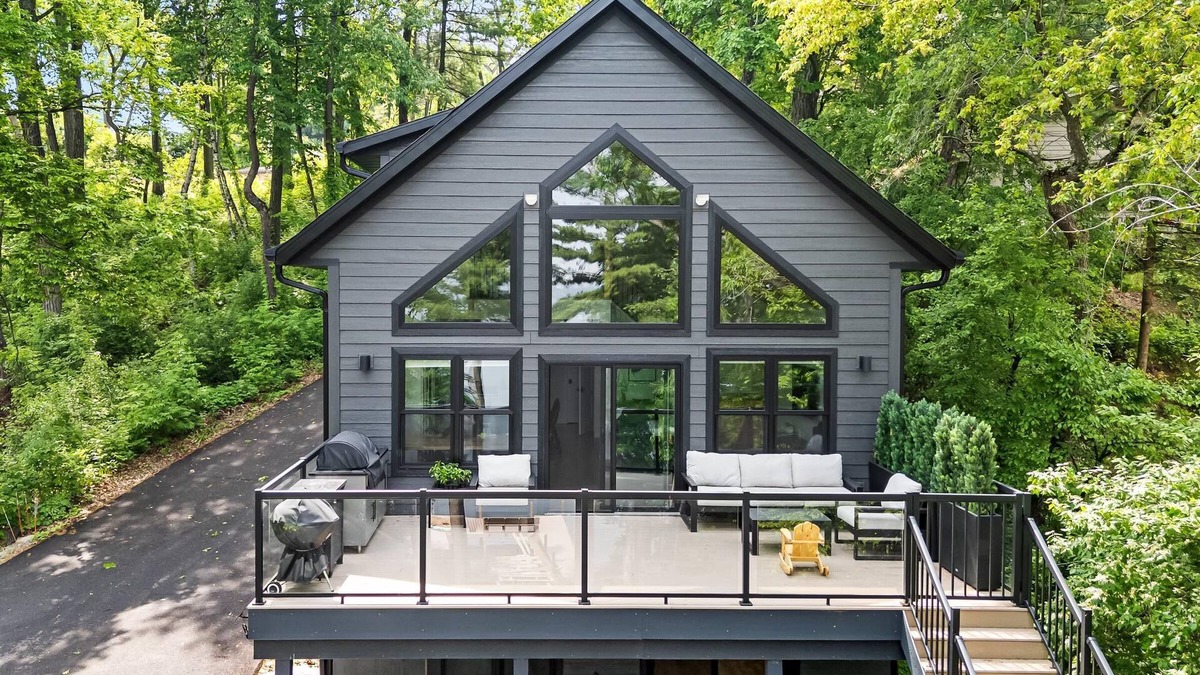 Markesan House | Remodeled Tuleta Hill Gem