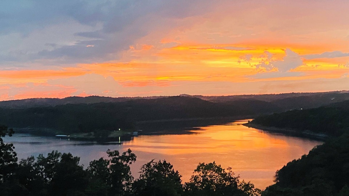 Elizabeth Cabin | Remote Lakefront Cabin in Ozark Mountains with Hot Tub amazing views & sunsets