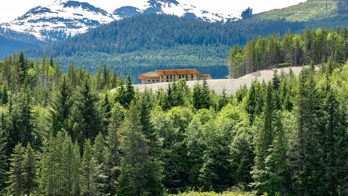 Regional District of Kitimat-Stikine House | Remote Luxury Waterfront Mountain Estate