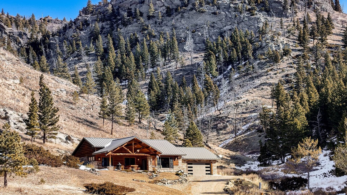 Nye Cabin | Remote Mountainside Cabin By Stillwater River