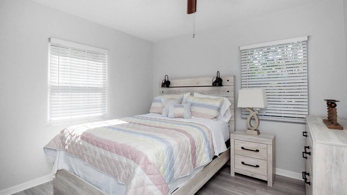 Southside House | Remote Work Haven: Bungalow near Mayo Clinic!