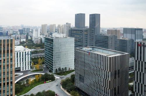 Xuhui Hotel | Renaissance Shanghai Caohejing Hotel