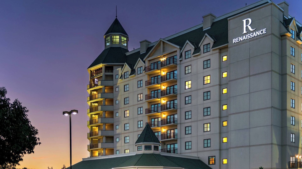 South Tulsa Hotel | Renaissance Tulsa Hotel & Convention Center