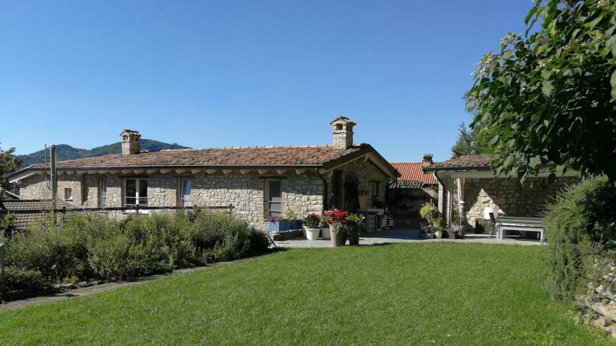 Ponte Nizza House | Renewed old stone house of 240 squared meters with porches garden and woods