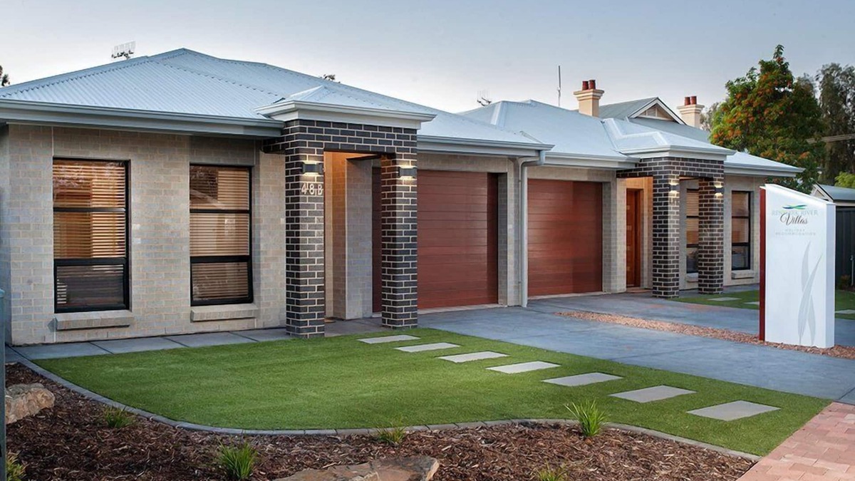 Renmark House | Renmark River Villas No 50 (with pool) - "The Potter Villa"