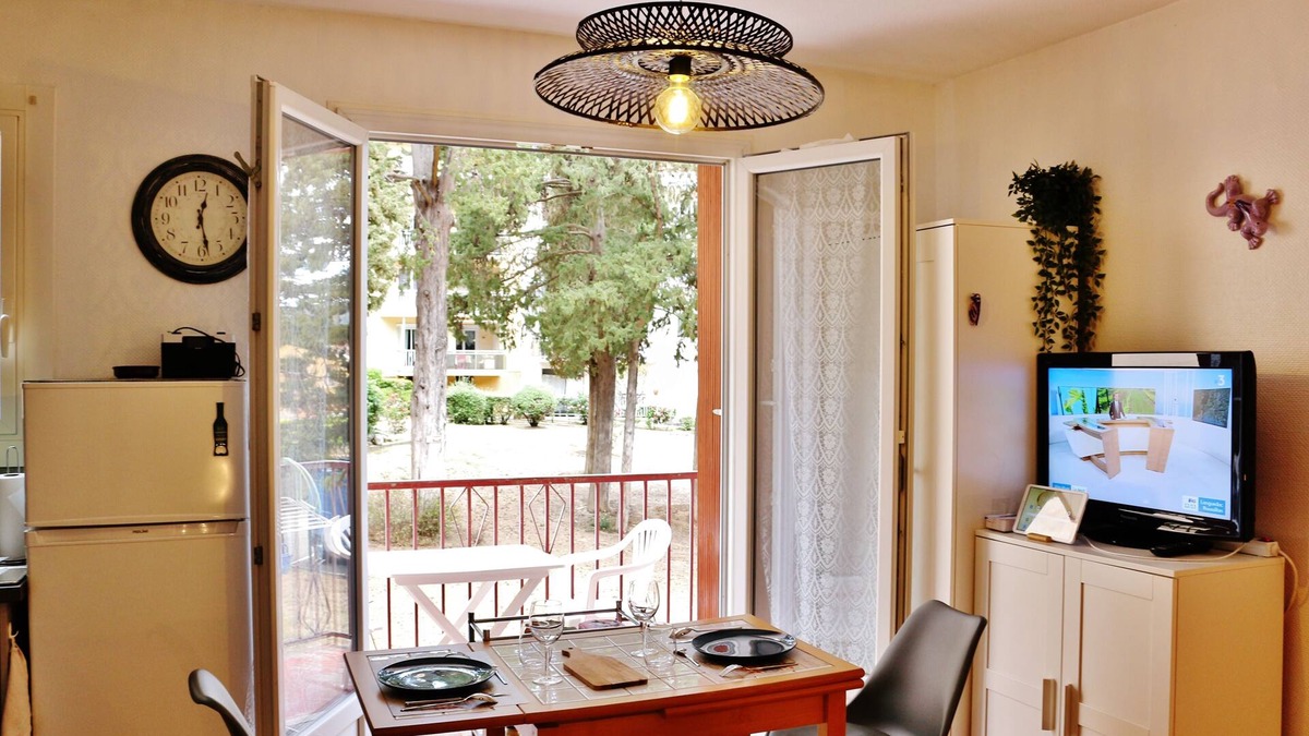 Amelie-les-Bains-Palalda Apartment | Renovated studio/wooded park 3 minutes from the town centre