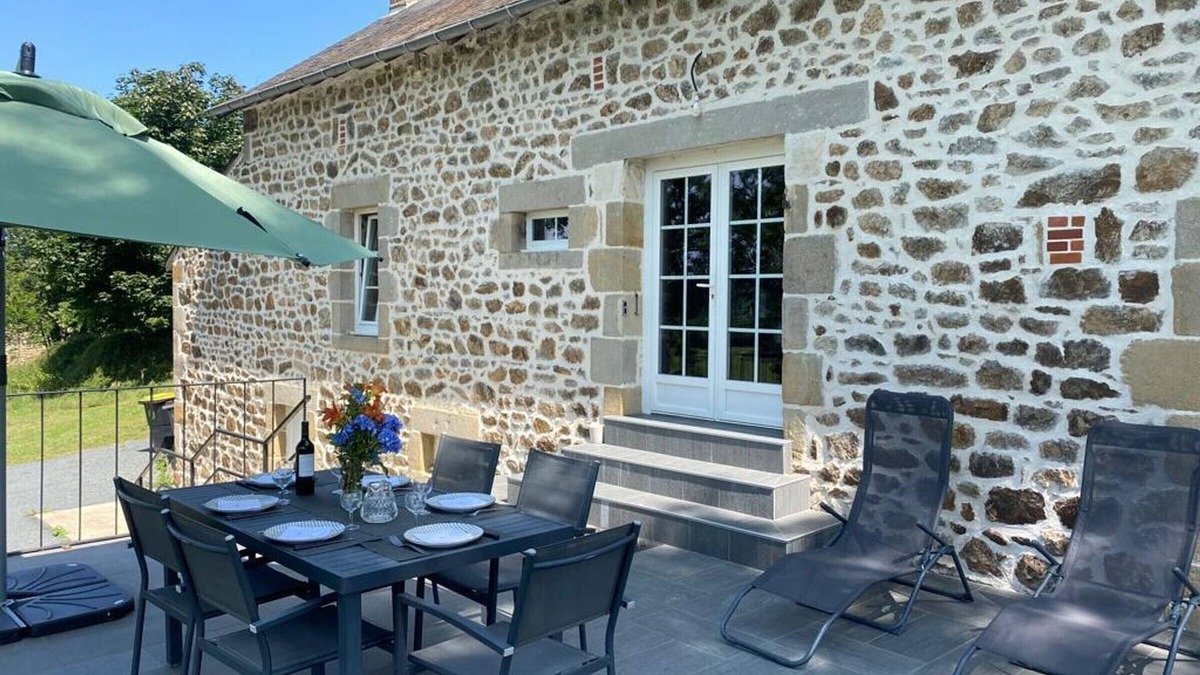 Marcillat-en-Combraille Cottage | Renovated farmhouse with terrace, electric heating, and wifi in Marcillat-en-Combraille
