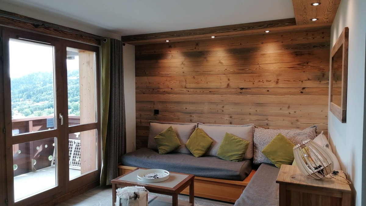 Les Avanchers-Valmorel Apartment | Renovated 3-room apartment, cosy mountain setting, at the foot of the slopes, magnificent valley view