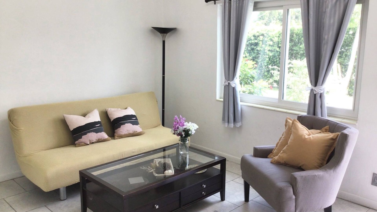 West Park House | Renovated 2-bedroom house in West Park with AC