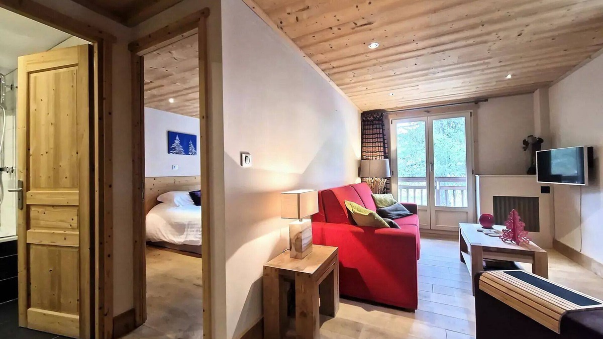 Val-d'Isere Apartment | Renovated 2-room apartment in Laisinant-ski-in ski-out