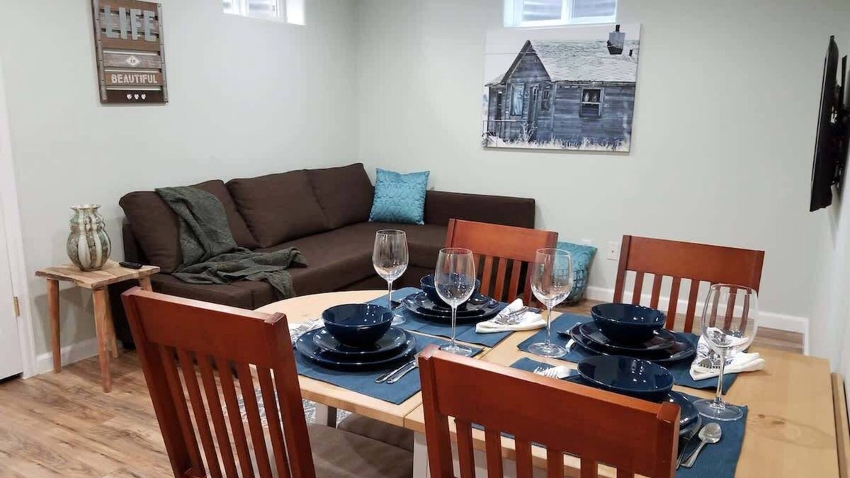 Sixth Ave West Apartment | Renovated 2BR flat near Red Rock/Rocky Mt/DT-15min