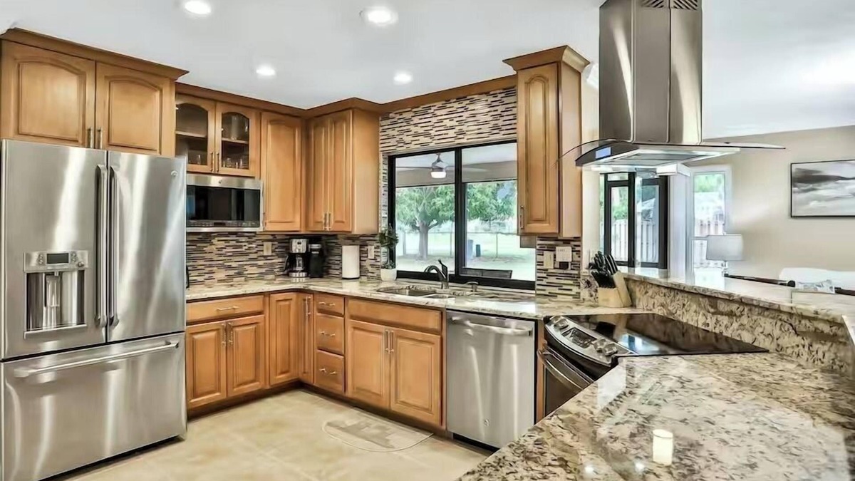 Whitfield Cottage | Renovated 3BR Dog Friendly Pond View W/D