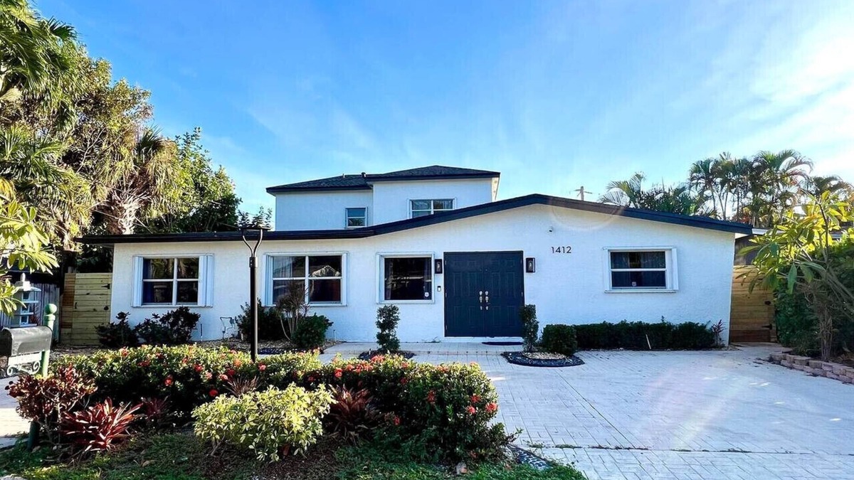 Middle River Terrace House | Renovated 5BR/3BA Home w/Pool