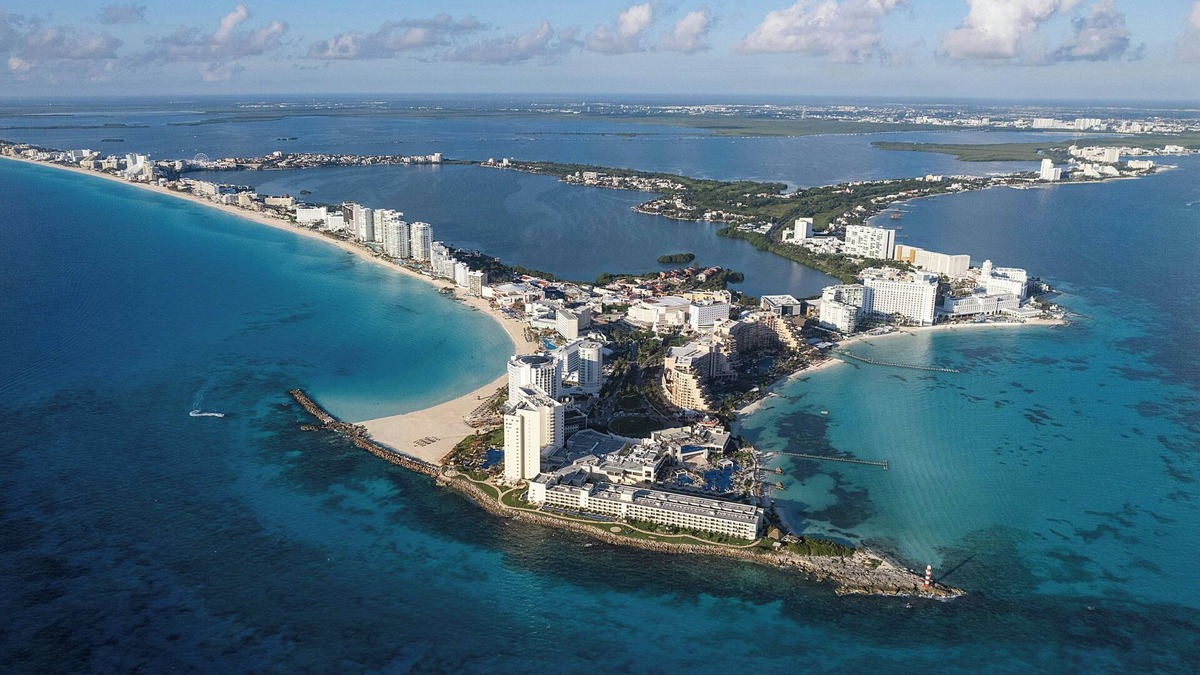 Punta Cancun Hotel | Renovated Aloft Cancun