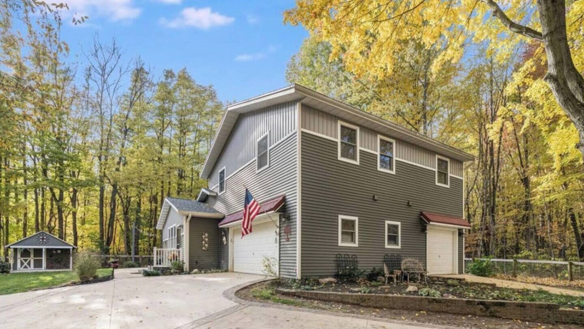 Plainwell House | Renovated and Luxe Lake House