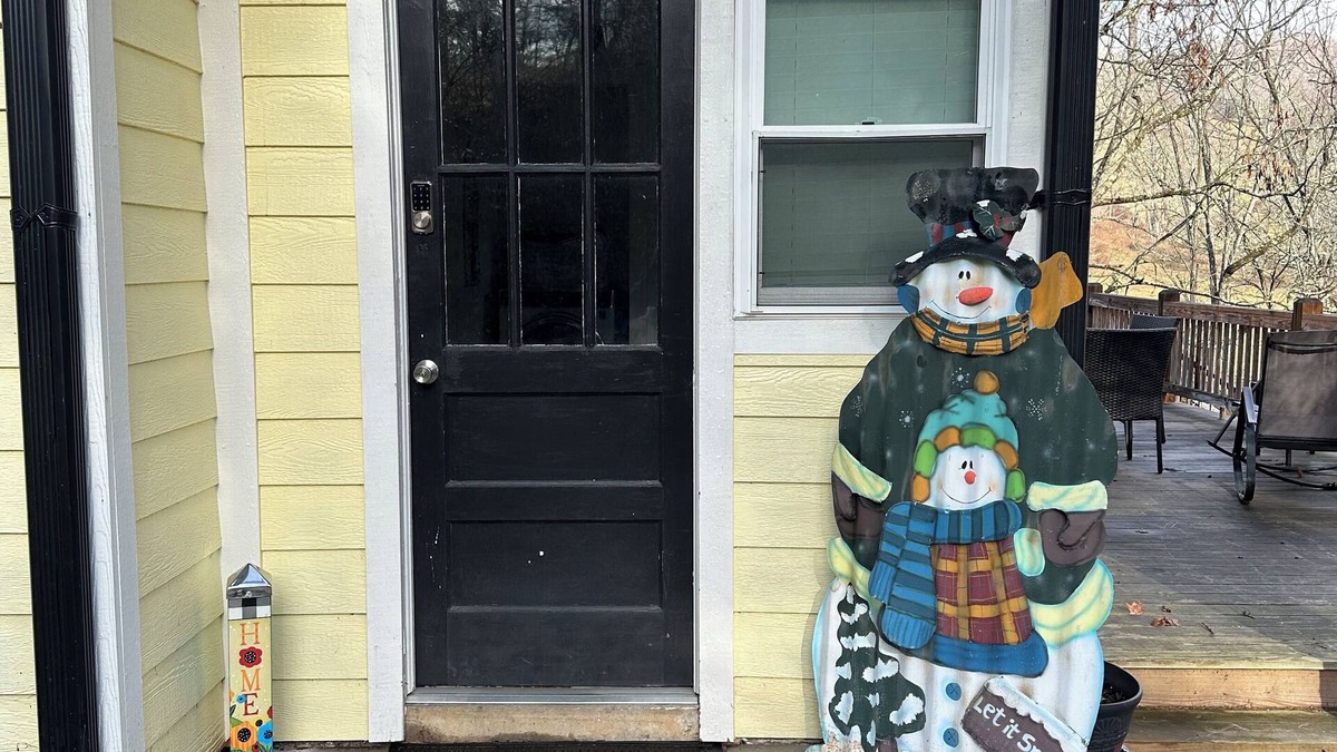 Bakersville Other | Renovated and updated farmhouse with large outdoor deck!