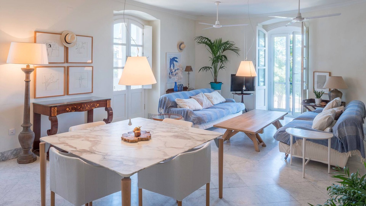 Old Town Apartment | Renovated Apartment "Argüelles" in the Old Town Directly at the Sea