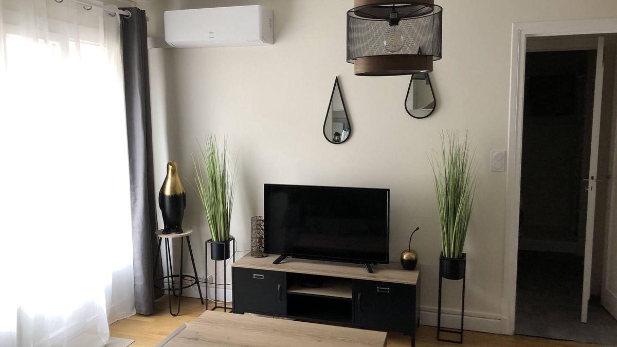 Cœur de Ville Apartment | Renovated apartment close to all amenities