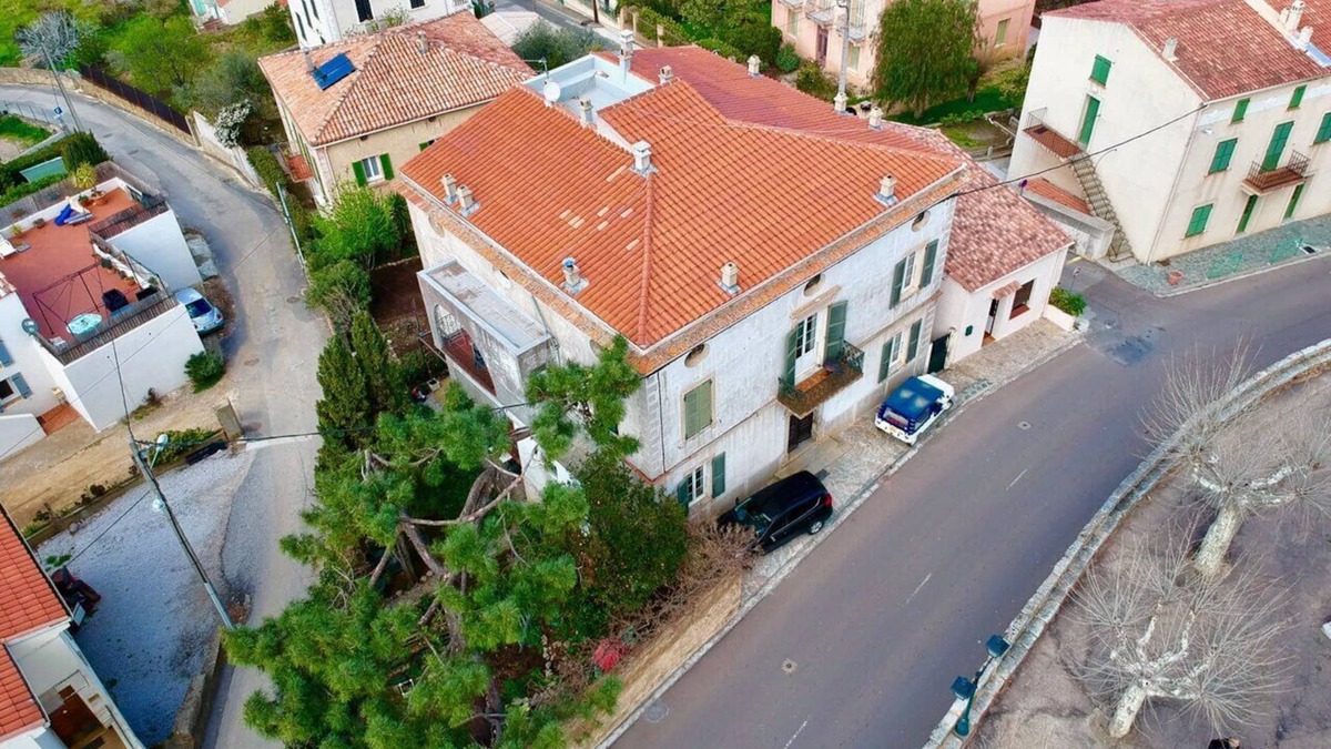 Calenzana Apartment | renovated apartment in bourgeois house
