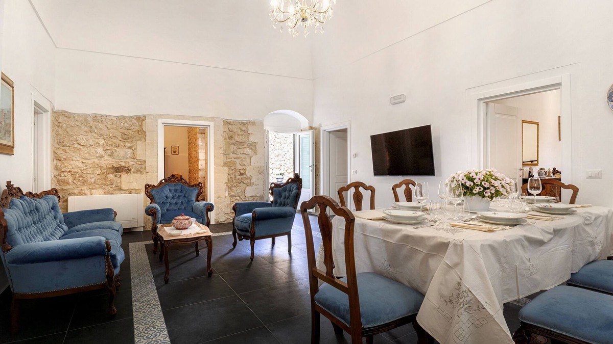 Ragusa House | Renovated apartment in manor house with free parking and free wifi