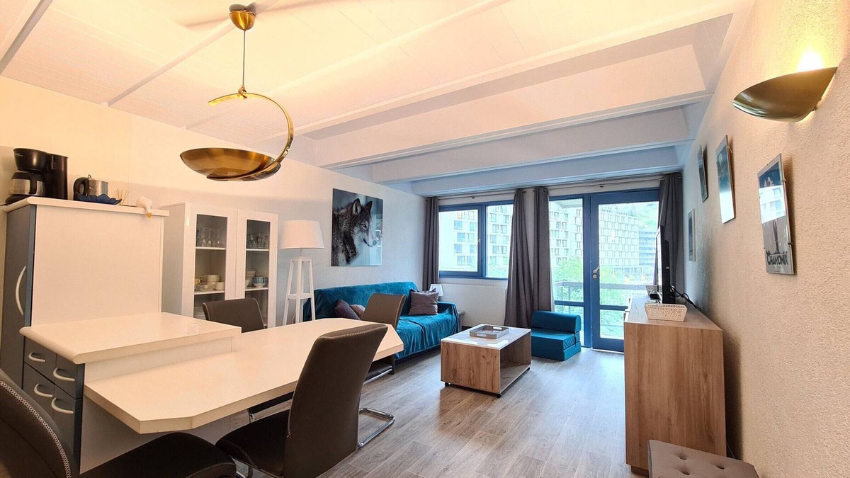 Flaine Apartment | Renovated Apartment · Near Slopes & Shops · Balcony with Forum View