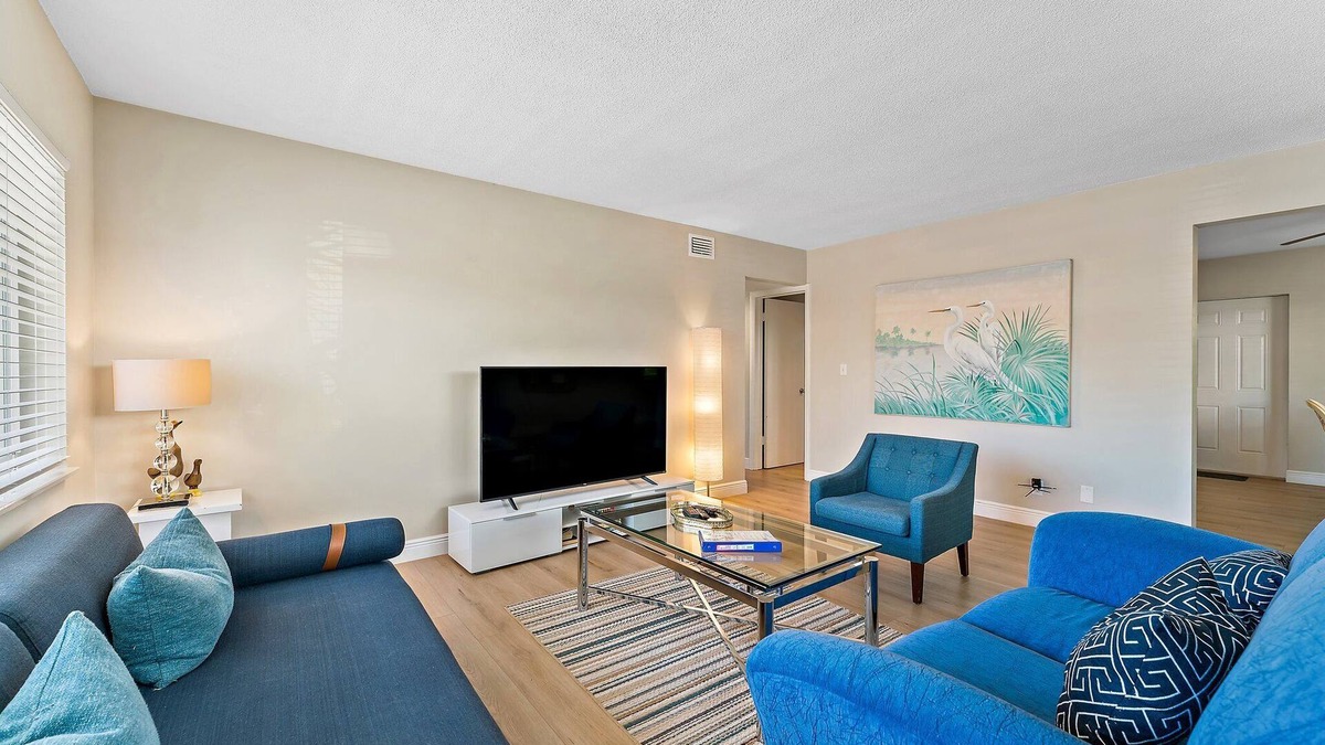 Sugar Sands House | Renovated Apt Steps From The Singer Island Beach