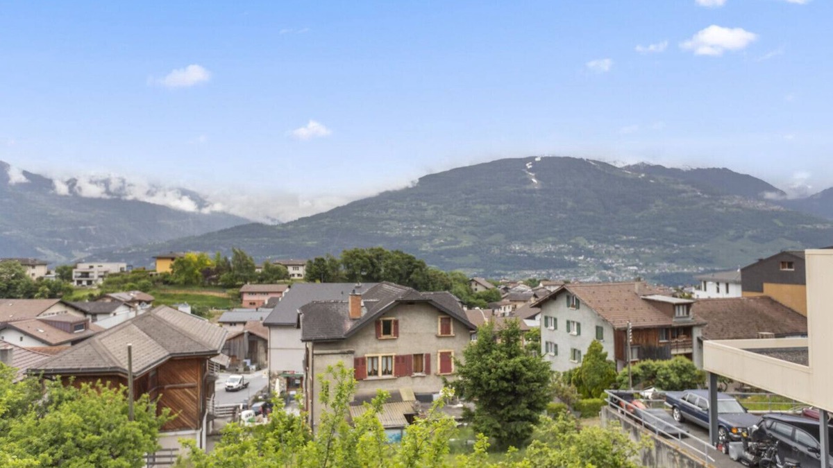Chandolin-près-Savièse Apartment | Renovated attic with jacuzzi - 6 pers in Savièse