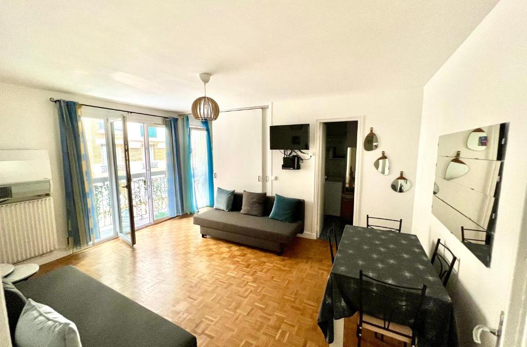 Clichy Apartment | Renovated Charming Apt Ideal to visit Paris