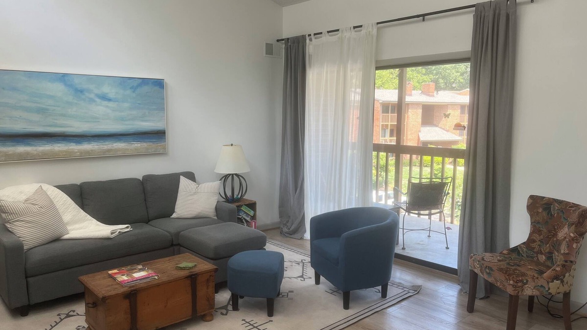 Richmond Condo | Renovated Condo with Pool, Park and Peaceful Setting