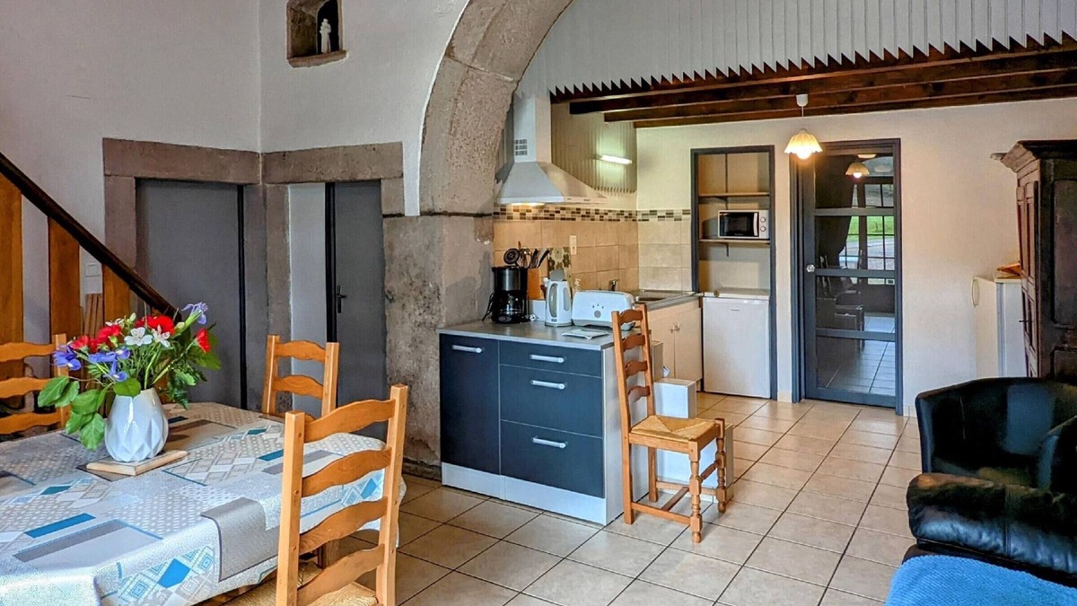 Saint-Bresson Cottage | Renovated Cottage with Comfort and Nature in Saint-Bresson