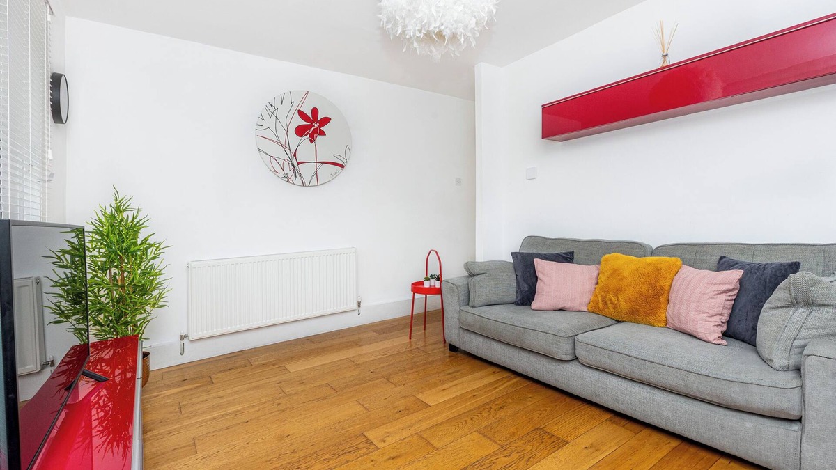 Livesey Apartment | Renovated cozy 2BR w/balcony in Vibrant Peckham