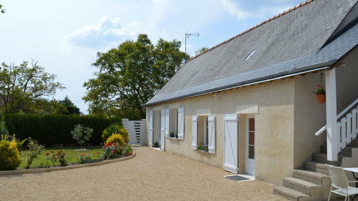 Bourgueil Cottage | Renovated Family Home in Vineyards, Modern Amenities, WiFi, Garden, Near Loire Châteaux