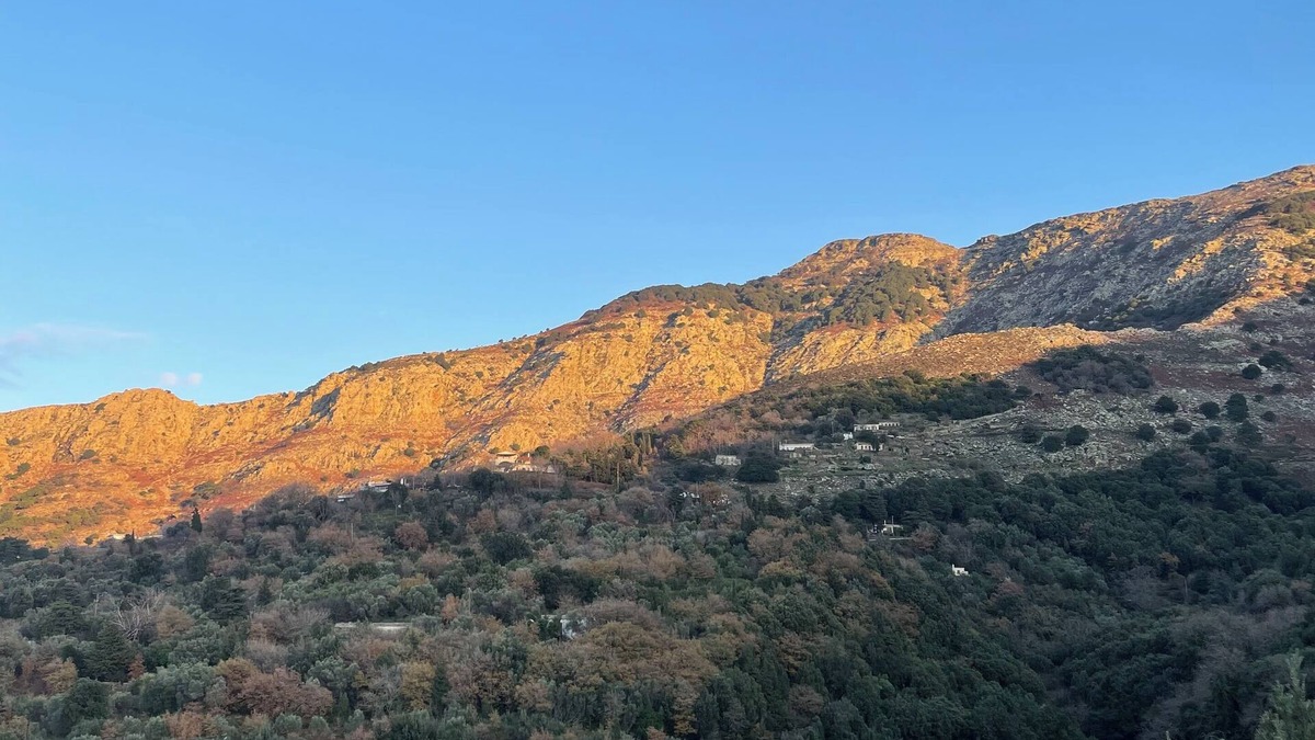 Ikaria House | Renovated family house in Ikaria boosting 4-bedrooms, mountain and sea views