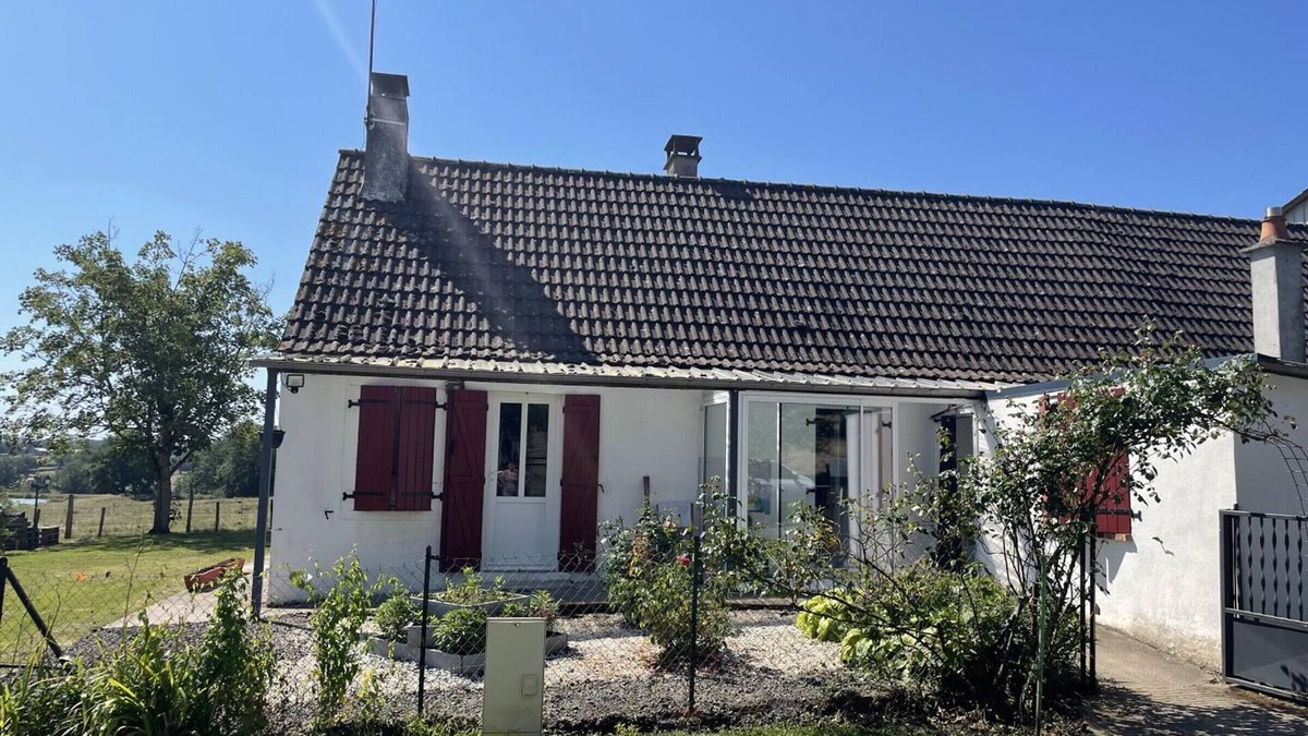 Isle-et-Bardais Cottage | Renovated Farmhouse with Private Pond, Garden, and Garage - Ideal for Fishing and Nature Lovers