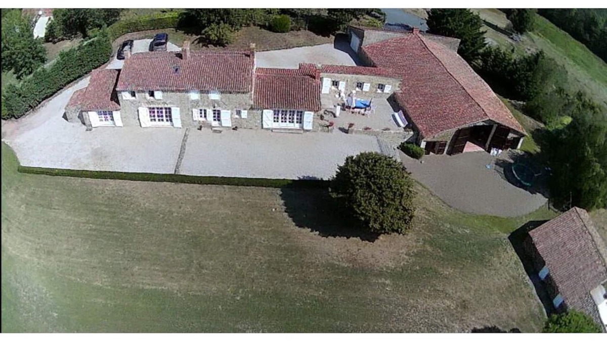 Le Givre House | Renovated farmhouse, Le Givre - sleeps 15