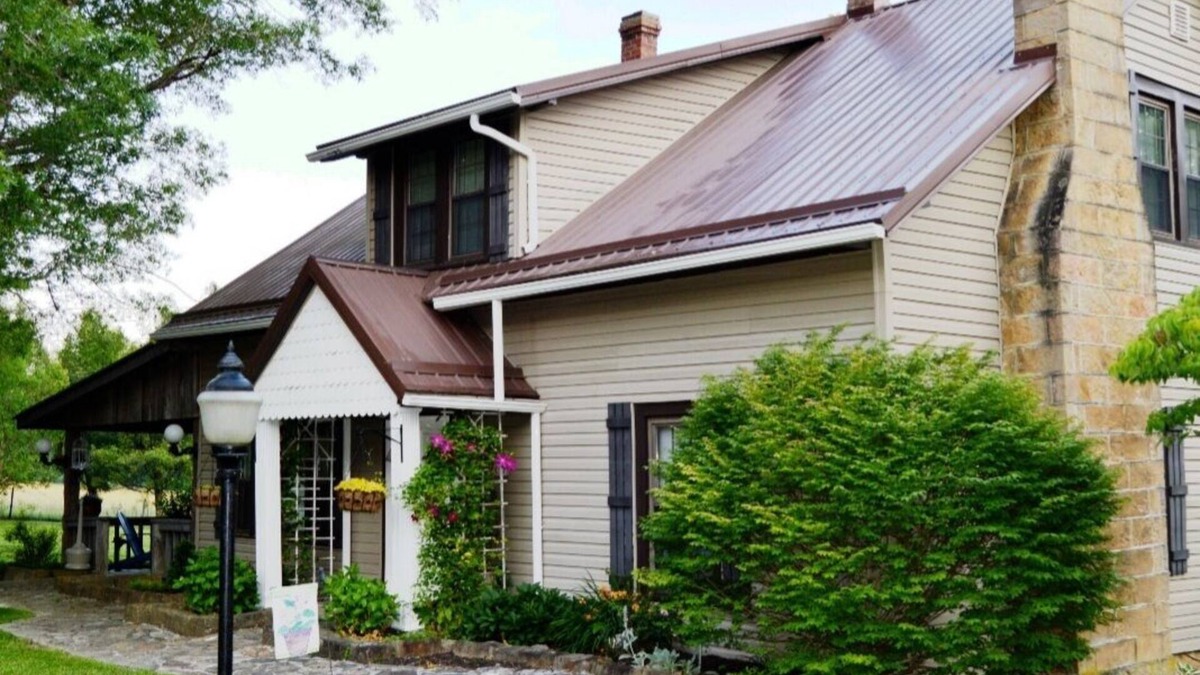 Pipestem House | Renovated farmhouse - Mercer/Summer County