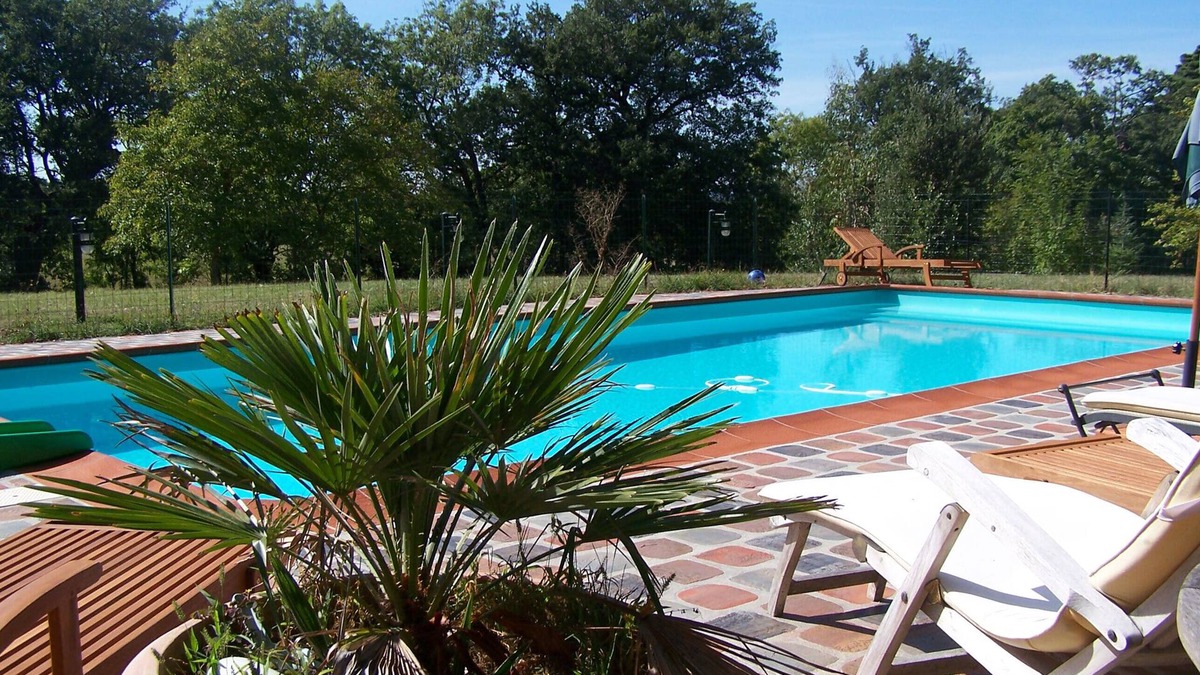 Vaudreuille Cottage | Renovated former farm house, charming, with a pool, park and private garden
